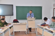 Дарси намунавии сардори Академияи ВКД дар курсҳои такмили ихтисоси кормандони ҳифзи ҳуқуқ