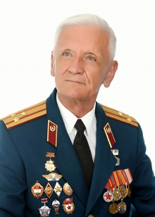 Бо илму хирад тавонгарӣ осон аст